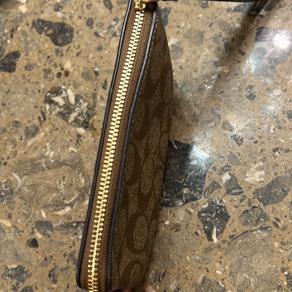 Coach corner zip wristlet - Picture 3 of 6